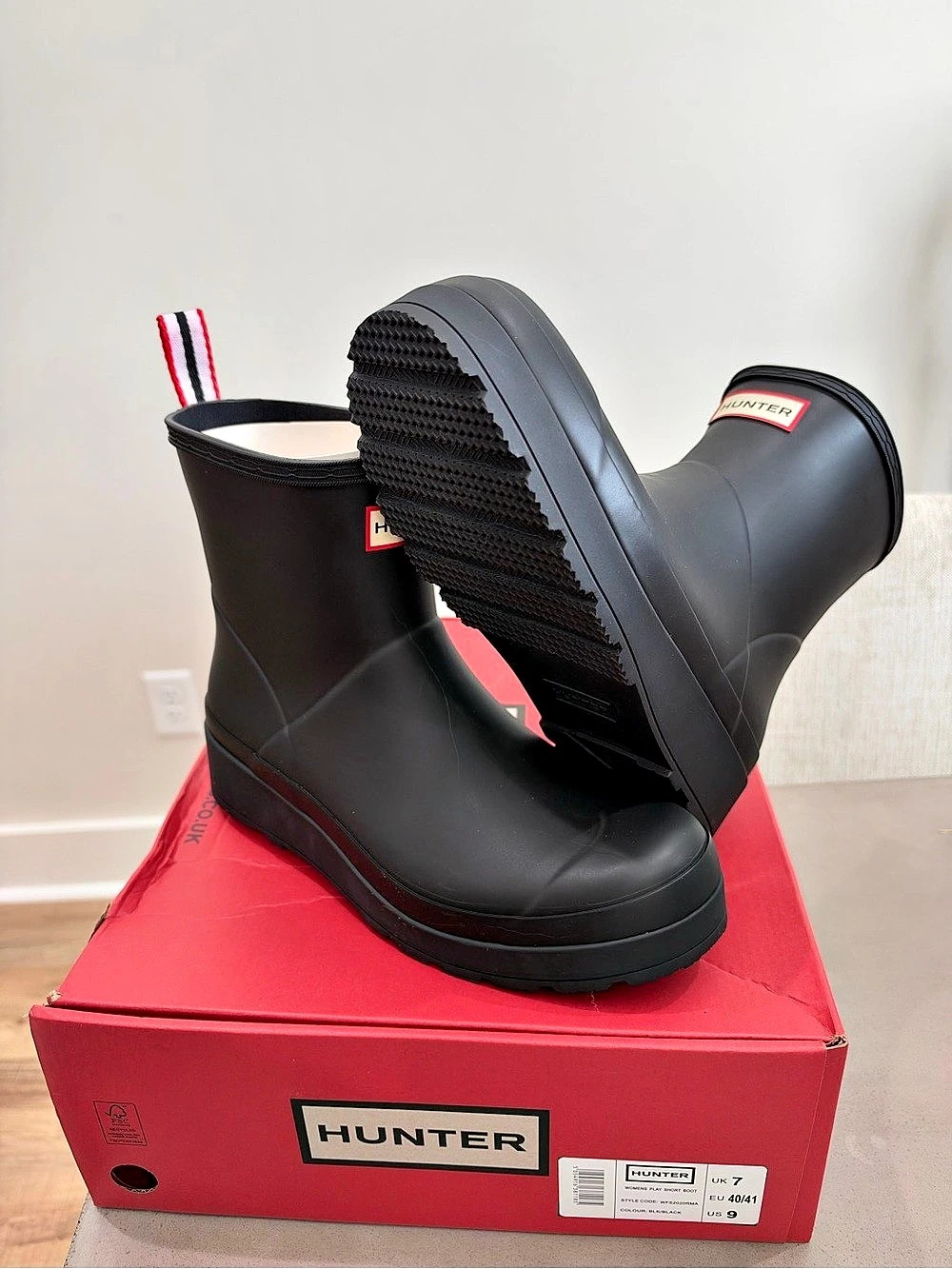Hunter Play Short Boot Rain Boots Black US 9